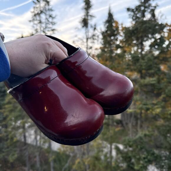 Dansko Shoes Womens 8.5-9 EU 39 Professional Clogs Red Patent Ruby Leather - Picture 14 of 16